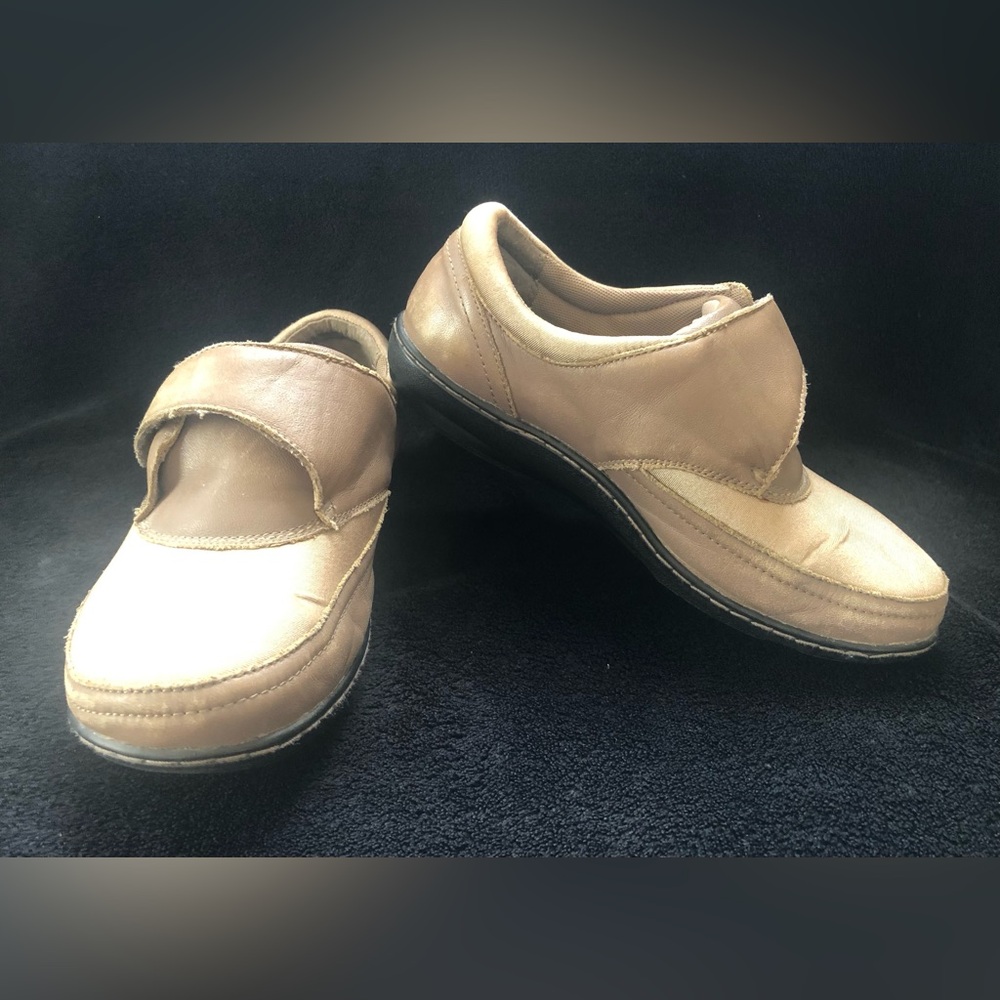 Berries By Aetrex Emma Women’s 6.5 Wide Monk Strap Comfort Shoes Khaki